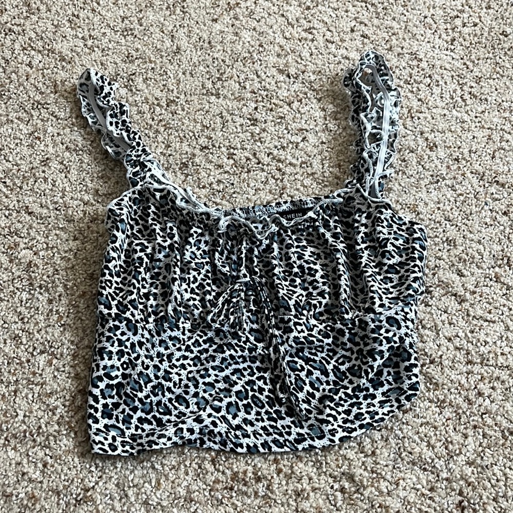 white black and blue leopard cropped tank
